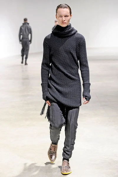 Look 19